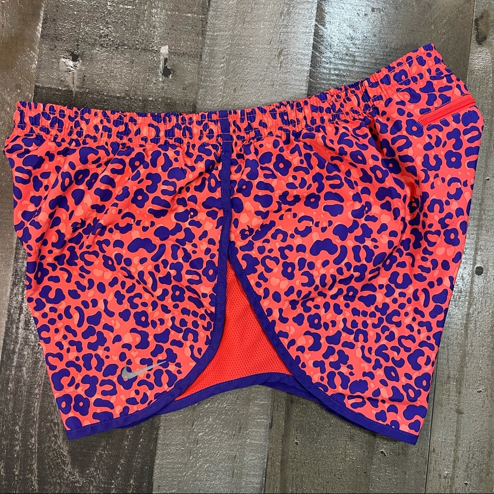 Vibrant Leopard Print Women's Shorts